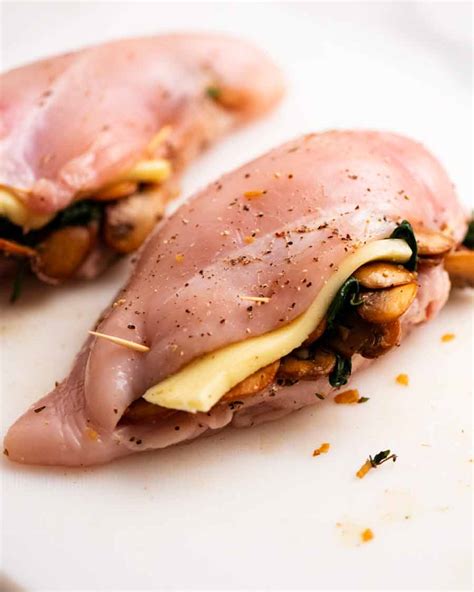 Keto Mushroom-Stuffed Chicken Breasts